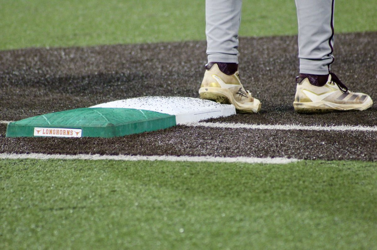 abbysaenztv's tweet photo. No runs yet here at the Disch as the 2nd inning comes to an end.

Texas 0 : A&amp;M 0 | E2
#texaslonghorns #lonestarshowdown https://t.co/P0vHbdZSgF