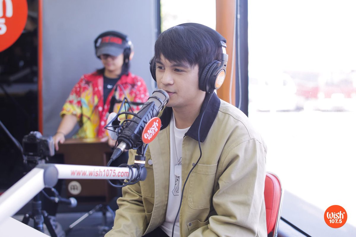 Sparkle_GMA's tweet photo. Kim De Leon kicked off yesterdayβs @wish1075 Roadshow at SM City Baliwag with live performances of his own songs βWindowβ and βDito Langβ β¨π€
#KimDeLeon https://t.co/YbCcjA3GF3