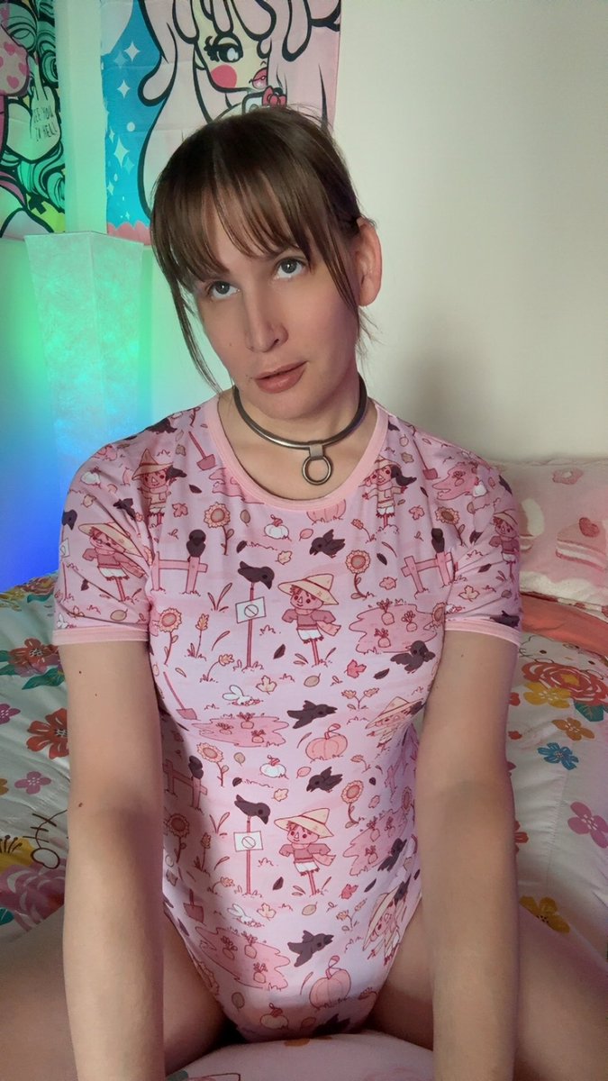 Put my girl <a href="/River_Enza/">Reya Riverenza</a> in bed with a bunch of kinky toys &amp; commanded her to watch gooner toons til her brain is mushy.  It’s so fun having a pet goon slut to keep in a perma mindfucked state. I have total control over her existence.