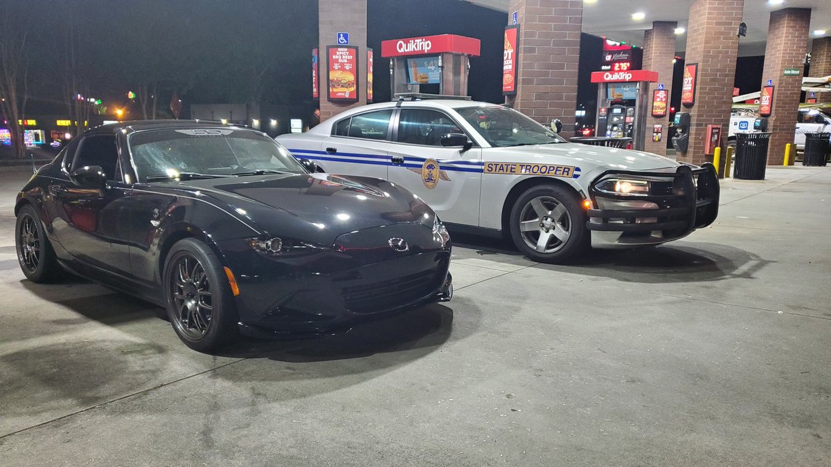 3SP_posts's tweet image. Act natural.....act natural.....just a Miata....just a Miata
.
.
#MiataSS #V8 #LS3 #V8NDMiata #500hpMiata #theBestIdeaEver #21stCenturyShelbyCobra #collectorcars #sportscar