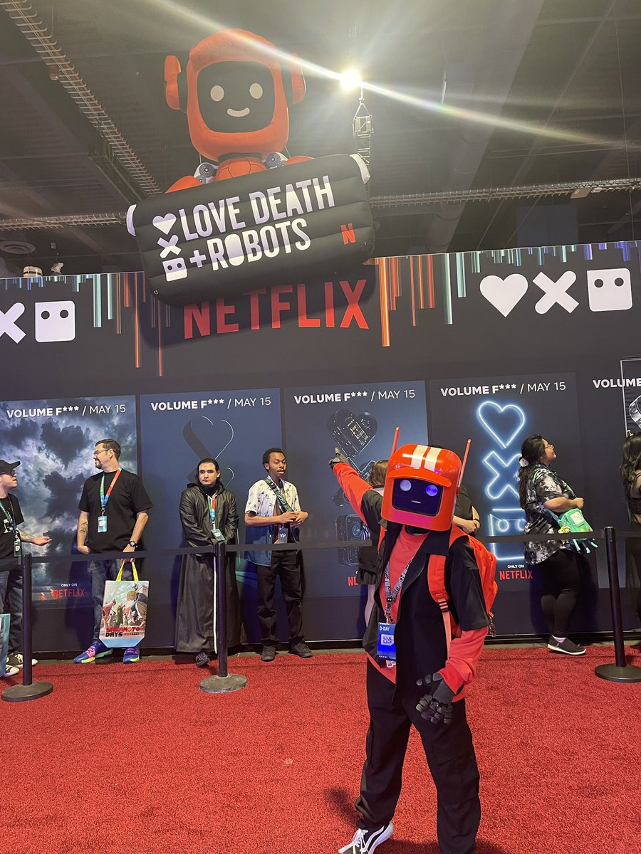 InkyTheDog_'s tweet image. MOM IM ON TV!! @LVLUPEXPO #KVRC #LoveDeathRobots