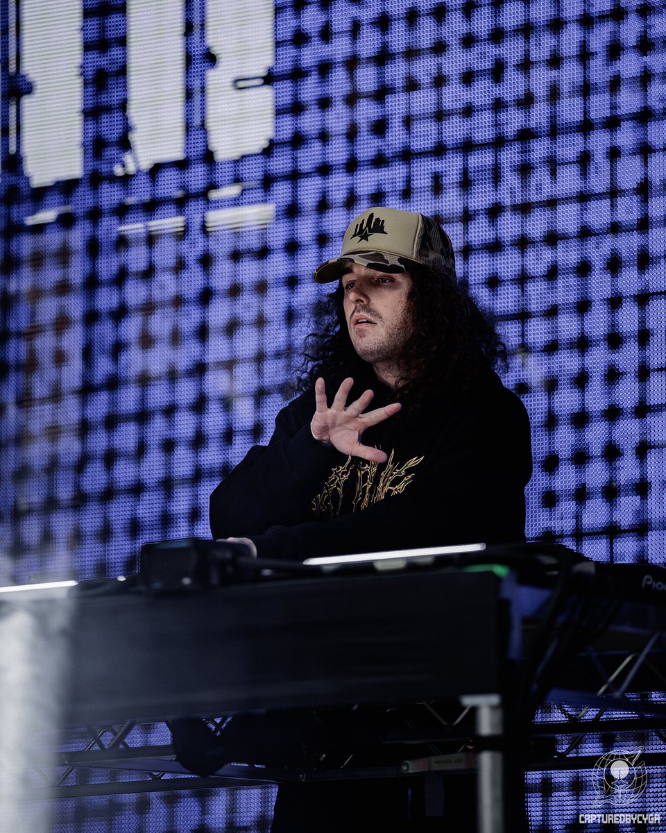 Planet Cyclops tweet media