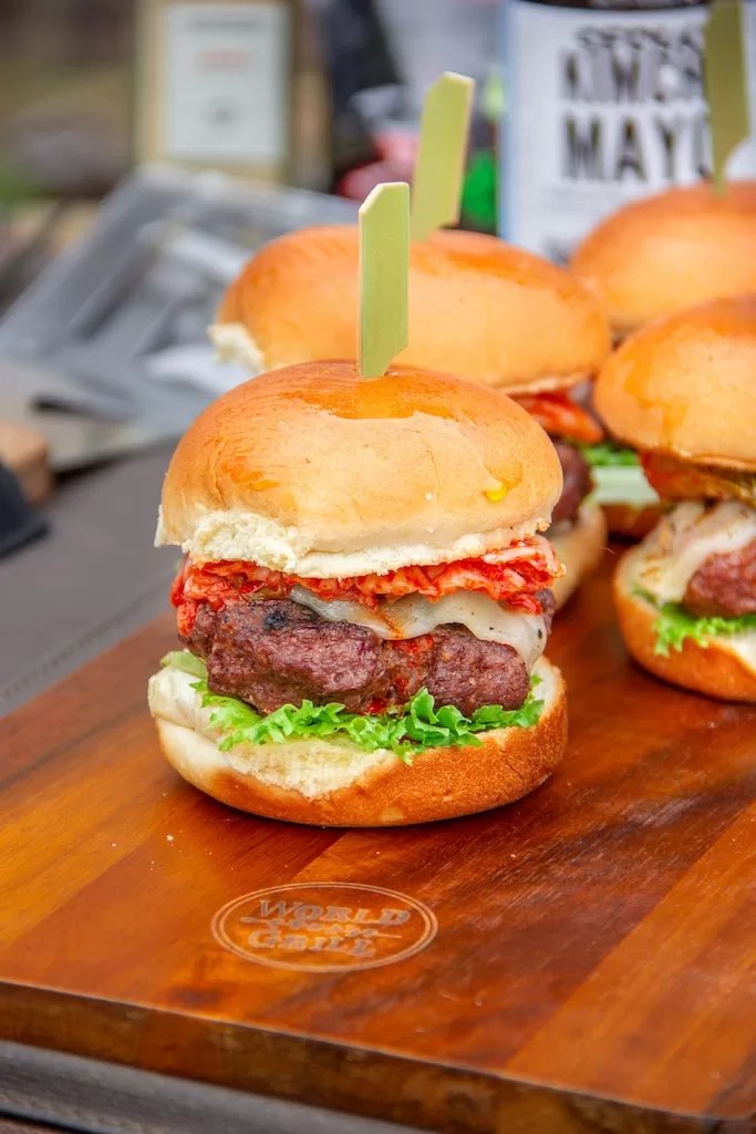mugofreality's tweet photo. KIMCHI BURGER SLIDERS #recipe 
https://t.co/GRFcHcIhA6 https://t.co/xdsTaN3bpN