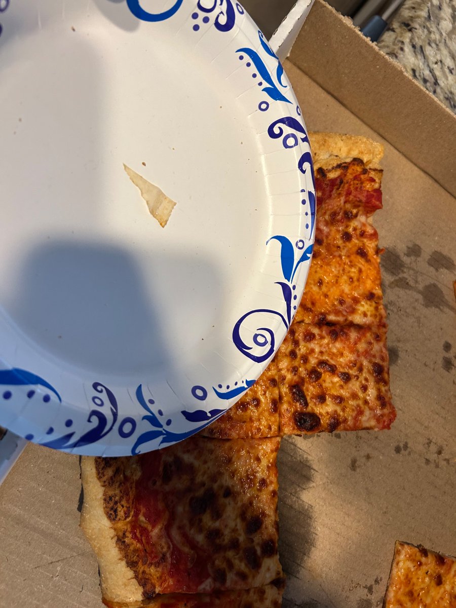 knowsalot453's tweet photo. @SantinosPizza I found a piece of plastic in my pizza https://t.co/R0hzV4YvyP