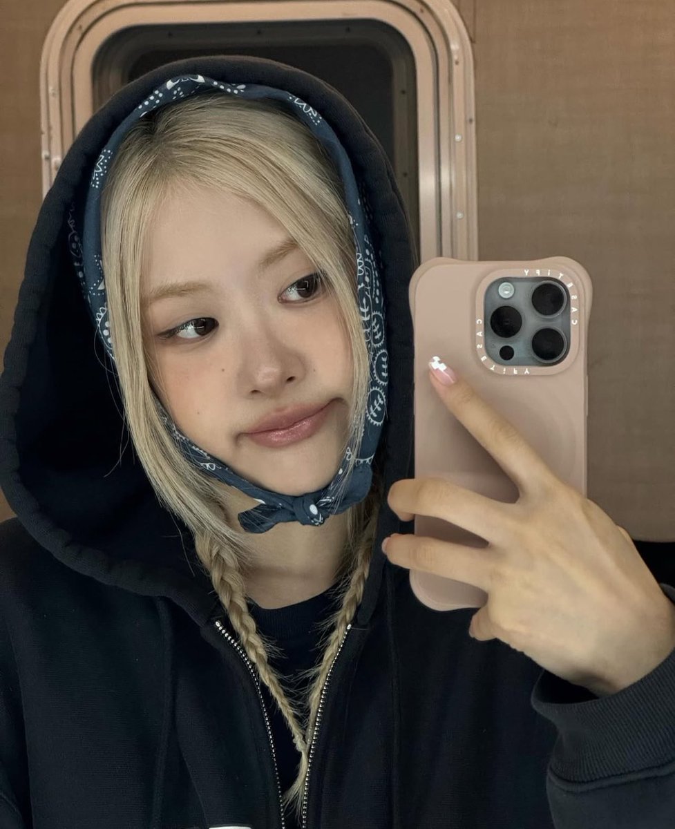 ౨ৎ𝐋𝐢𝐥y I-dle. tweet media