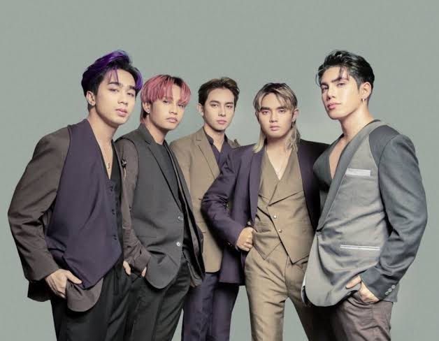 popbasephil's tweet photo. SB19 made history on iTunes Philippines, with 33 songs charting in just 24 hours. 

Making them the first Filipino boy group to achieve this milestone in iTunes Philippines history. https://t.co/55i2CSaw9T