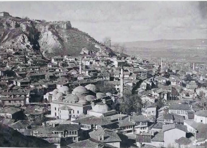 YEDİ TEPEYE KURULMUŞ GÜZEL İSTANBULUMUZ.
ÇİNİLER DİYARI SANATIN ŞEHRİ GÜZEL KÜTAHYAMIZ.
KAPLICALAR ŞEHRİ YEŞİL SİMAVIMIZ.
GEÇMİŞ OLSUN.
ALLAH YER SARSINTILARINDAN VE AFETLERDEN KORUSUN