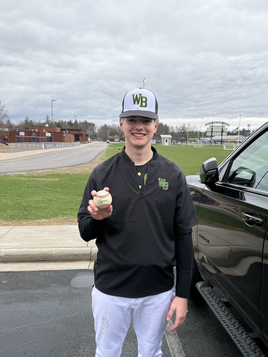 Mattyice173's tweet photo. @CSippl is an absolute Dawg!!! Tossing a NO NO against conference rival, Amherst! https://t.co/ElQ3A9Wqj2