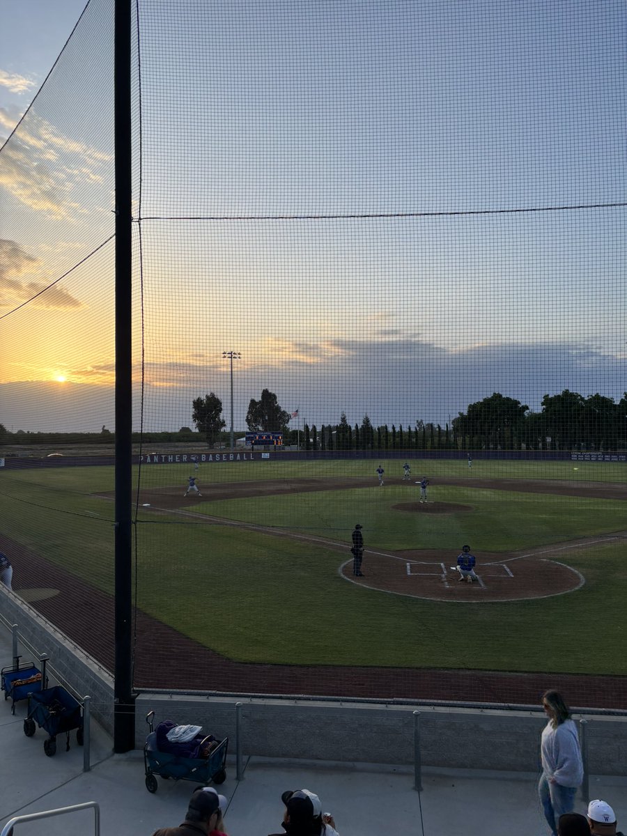 Beautiful evening here at Washington Union vs Exeter to call a game in <a href="/1430ESPN/">ESPN Fresno</a> with <a href="/PhilBenotti/">Phil Benotti</a>.