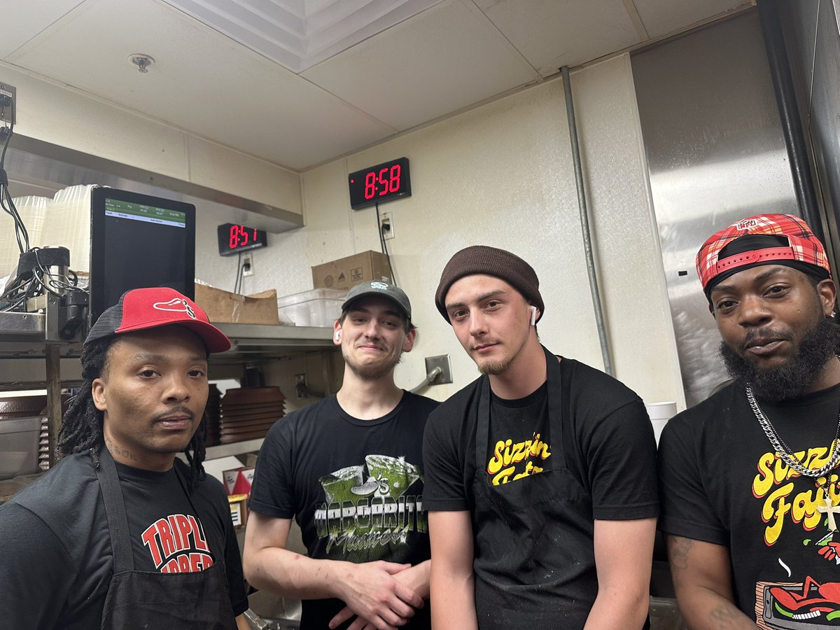 Theresa Campe (@theresacampe) on Twitter photo Now this is how we rock out a busy Friday night!!
Triples flying- Fresh hot crispers- and a 47 second bump time average!!
These guys are rockstars!! โค๏ธ๐ถ๏ธ๐ฅ
<a href="/Mikwhittington/">Michaela Whittington</a>
#ChilisLove #CapeG Now this is how we rock out a busy Friday night!!
Triples flying- Fresh hot crispers- and a 47 second bump time average!!
These guys are rockstars!! โค๏ธ๐ถ๏ธ๐ฅ
<a href="/Mikwhittington/">Michaela Whittington</a>
#ChilisLove #CapeG