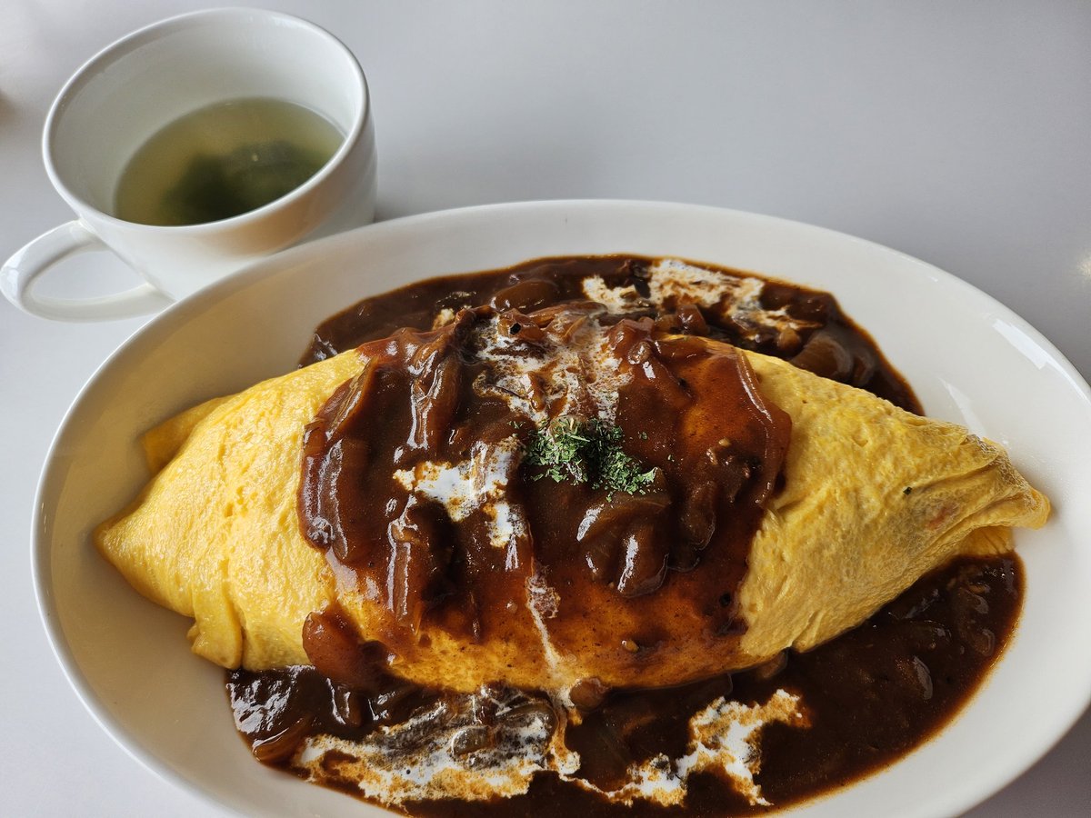 オムハヤシライス 来たー(*≧▽≦)(*≧▽≦)(*≧▽≦)(*≧▽≦)(*≧▽≦)(*≧▽≦)めっちゃくちゃ美味しそう(´,,•﹃•,,｀)