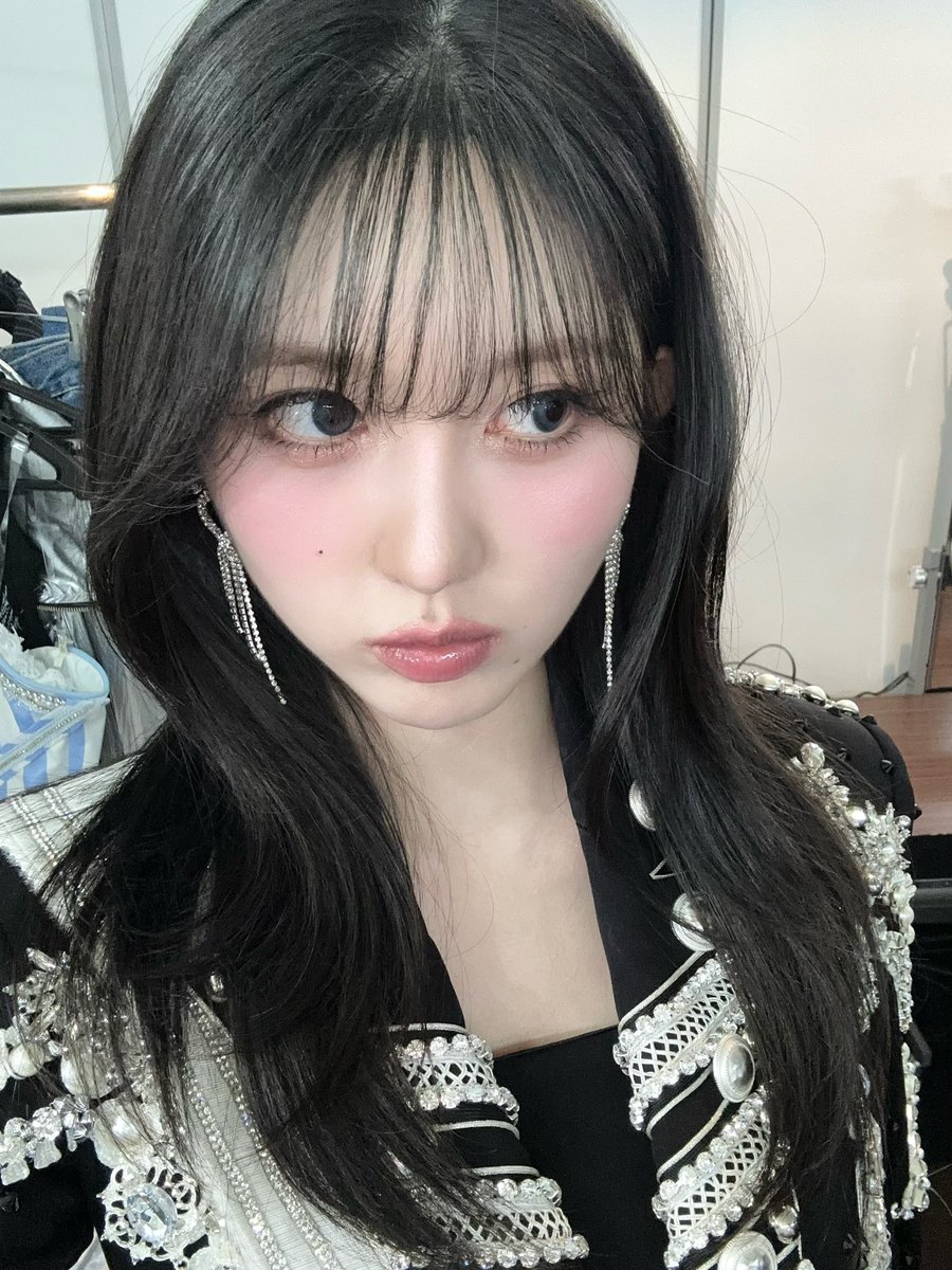 IVE_twt's tweet photo. 굿모닝🩵

#IVE #아이브 #GAEUL #가을 https://t.co/FI4ERpfvaf