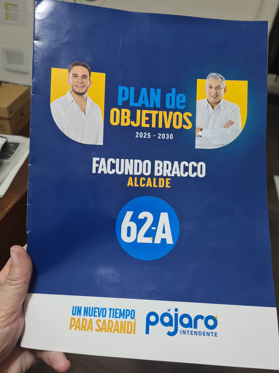 AndreaBrugman's tweet photo. Lindo lanzamiento de nuestro candidato a alcalde de Sarandí Grande @Facundo62A   Joven, trabajador y honesto, representa la renovación para Sarandi Grande que tanto se necesita. Vamos con esperanza y compromiso por un futuro mejor!
#PájaroIntendente #FacundoAlcalde https://t.co/6e8pncxOWl