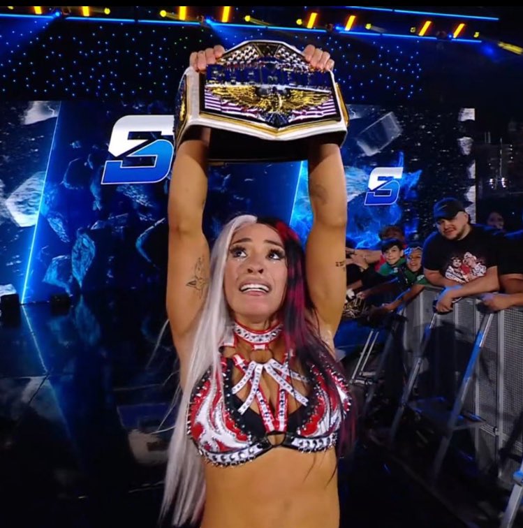 im so fucking proud #SmackDown