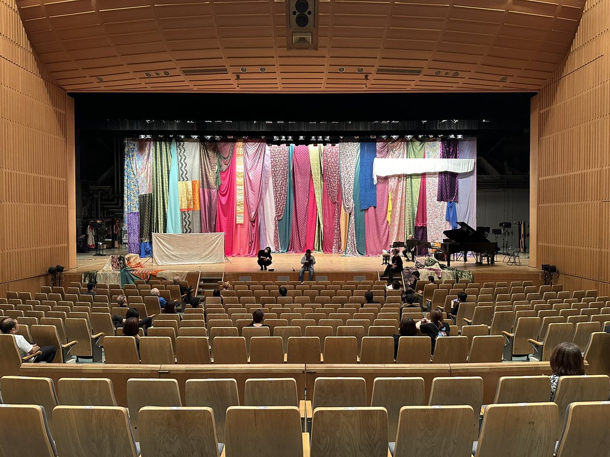 おはようございい天気です✌️🌞

さあ！14時から本番です！！
当日券ご購入できますのでお時間ございましたら是非ご来場くださいませ。
箕面の気持ちいい空気もご堪能くださいませ⛰️🎺🥁

【詳細】
minoh-bunka.com/2024/11/26/202…

#オペラ #マイム #身体表現
#人形操演 #箕面市立メイプルホール