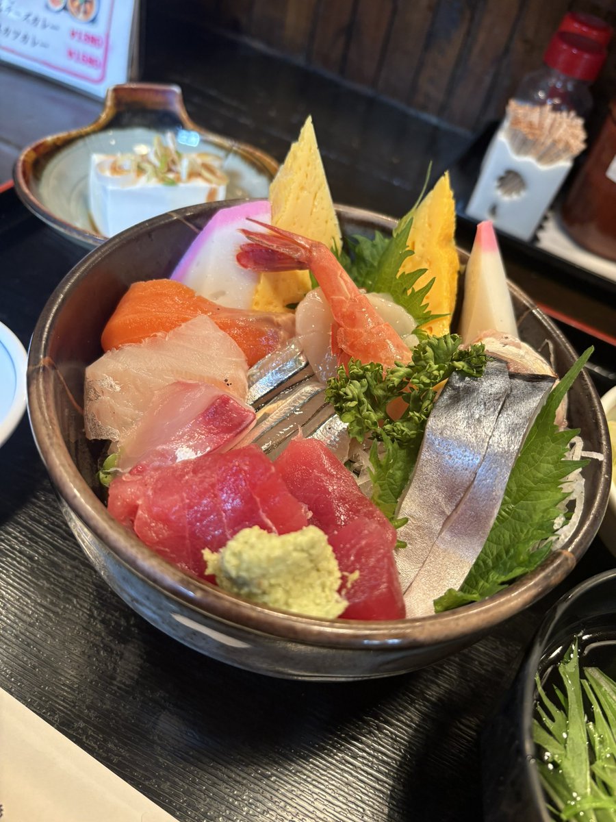 yappi_meshi's tweet image. 孤独のグルメに出たことで有名な豪徳寺の「旬菜魚 いなだ」。刺身一つ一つが厚切りで食べ応えあるし、魚の質もかなり良い。五郎さんが唸るだけのことはあるね。また来ます。