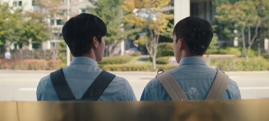 dearbubble7's tweet photo. this is the strange case where both are SO in love (and shy) that they don't realize each other's feelings >>>
#2반이희수 #HeesuInClass2 #HeesuInClass2Ep9 https://t.co/NnuizTTjZN