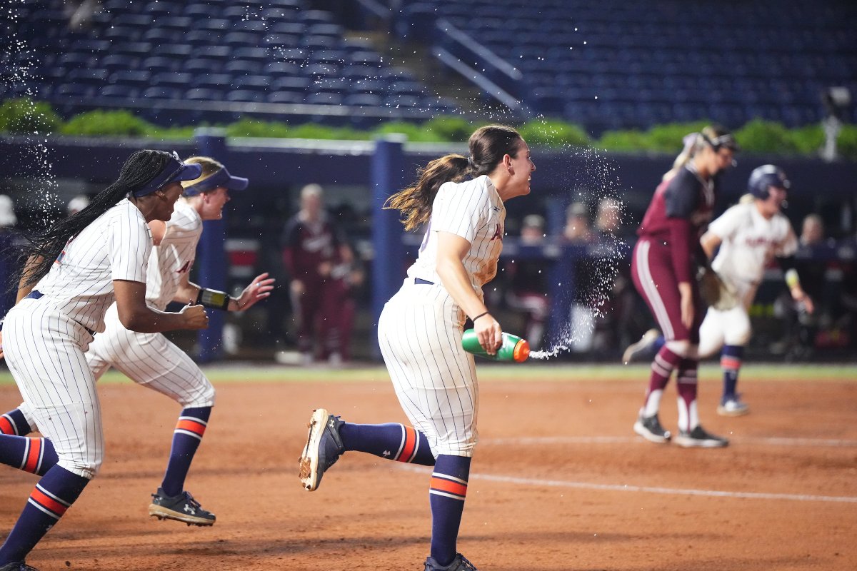 Auburn Softball tweet media