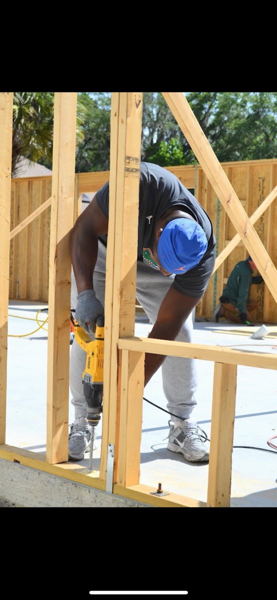 ⚡️Tyreak Sapp ⚡️ (@sapptyreak) on Twitter photo Put in some work thus week with Habitat. Always feels great to give back! Check it out: alachuahabitat.org/volunteer <a href="/Fl_Victorious/">Florida Victorious</a> #FVFoundation Put in some work thus week with Habitat. Always feels great to give back! Check it out: alachuahabitat.org/volunteer <a href="/Fl_Victorious/">Florida Victorious</a> #FVFoundation