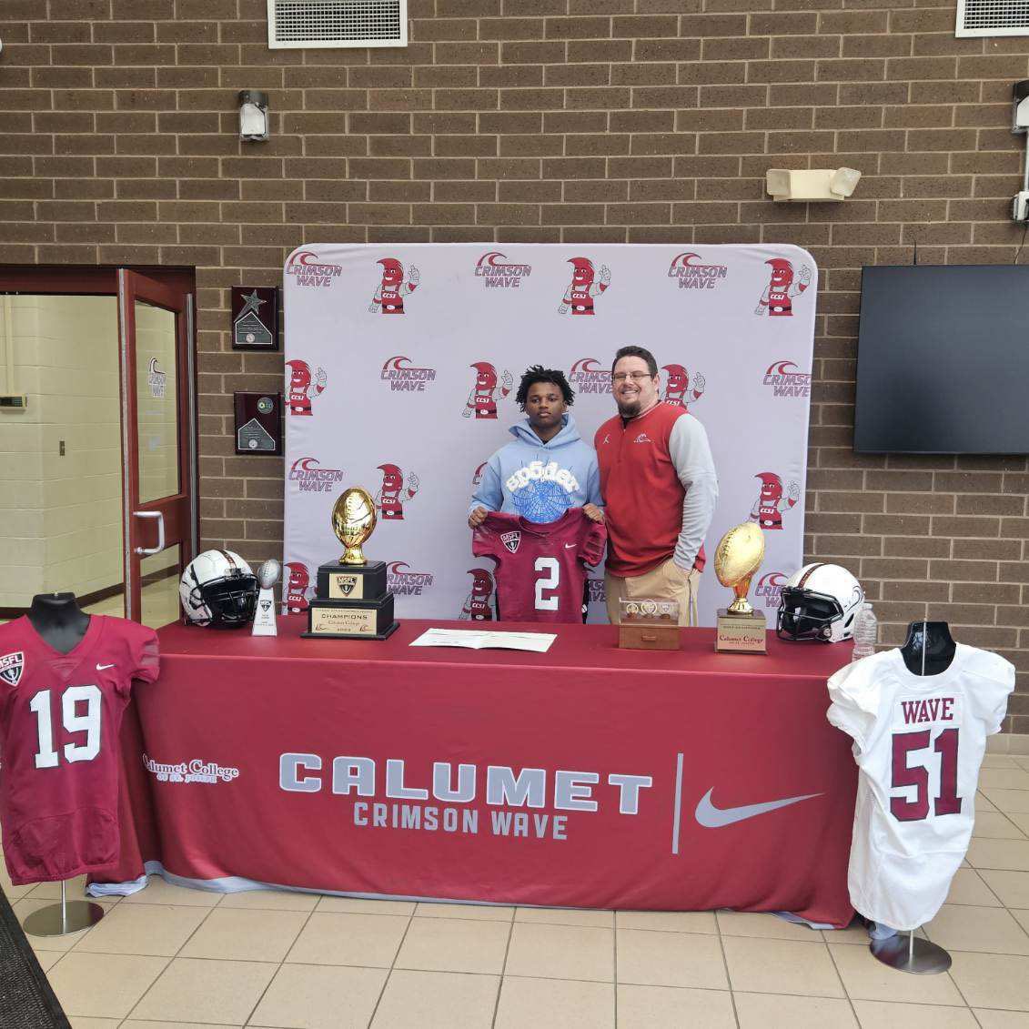 CJ👺 (@cahliljohnson) on Twitter photo Thank you for the visit <a href="/CoachZackJ74/">Coach Zack Jennings Sr.✝🇺🇸🏈</a> <a href="/CoachJayNovak/">Coach Novak</a> wish to soon be back here Thank you for the visit <a href="/CoachZackJ74/">Coach Zack Jennings Sr.✝🇺🇸🏈</a> <a href="/CoachJayNovak/">Coach Novak</a> wish to soon be back here