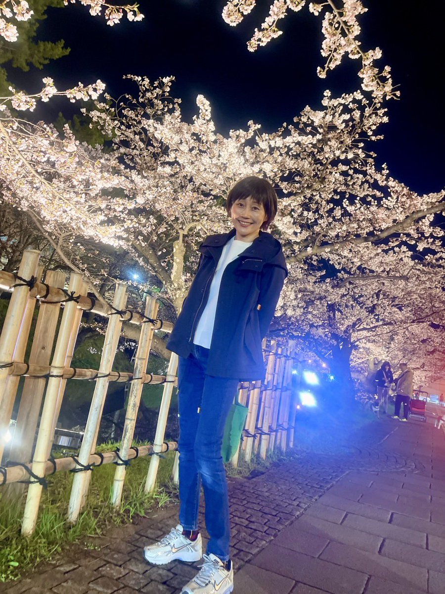 stvradio's tweet photo. 🌸#ごきげんようじ🌸

アケコさんが先日訪れたという
#弘前公園 の桜…🌸

思い出を共有してくれました🥹
シゲルくんが撮ったアケコさんの写真、素敵✨

#stvradio https://t.co/J8VAQ3ztgd