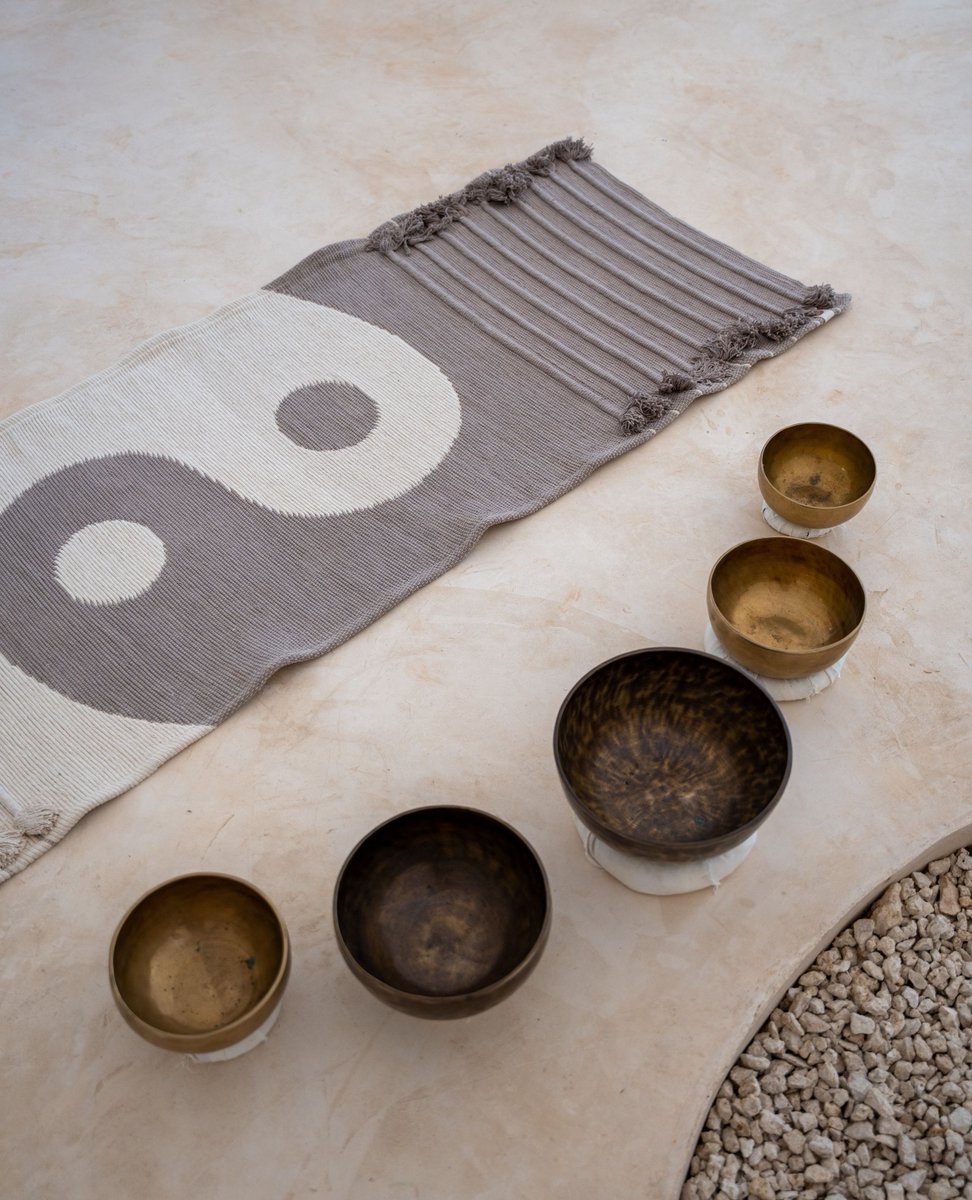OkoLiving's tweet photo. Flash Sale Alert! Enjoy 20% off site-wide with code: FLASH20 on our organic yoga rugs &amp; accessories. Naturally dyed, artisan-crafted, and created with the earth in mind. Only for a limited time.🌿⁠
⁠
https://t.co/9dnMTy7vWx
⁠
@alanbiasi @adventure.rituals https://t.co/JSGMllon0K