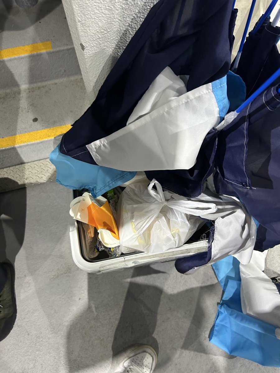 nzk_0410's tweet photo. vs大分 0-3

ホームで情けなすぎる敗戦
お疲れ様でした。

他のメンバーも言ってますが、旗の貸し出しボックスはゴミ箱ではないので改めてよろしくお願いします🙇‍♂️

next→山口(H)

#ジュビロ磐田 
#UISTALWART https://t.co/qifWNBYN55
