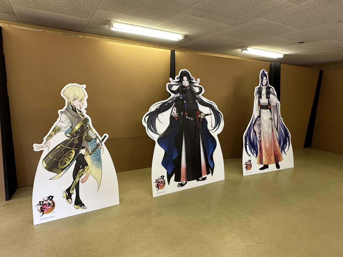 四天王寺では、大阪市立美術館『日本国宝展』開催期間中、刀剣乱舞のキャラクター「七星剣」「丙子椒林剣」「太閤左文字」の等身大パネルを南授与所に設置中🗡️

🎫さらに、「日本国宝展」のチケット提示で中心伽藍または宝物館の拝観料が100円引きになります。
ぜひ、ご参詣ください。