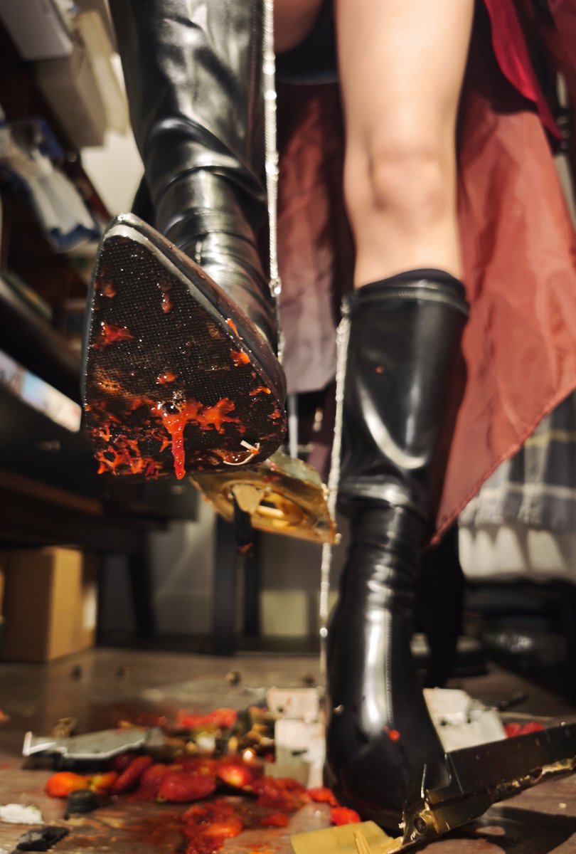 这张感觉很妙呢～也许？

#giantess