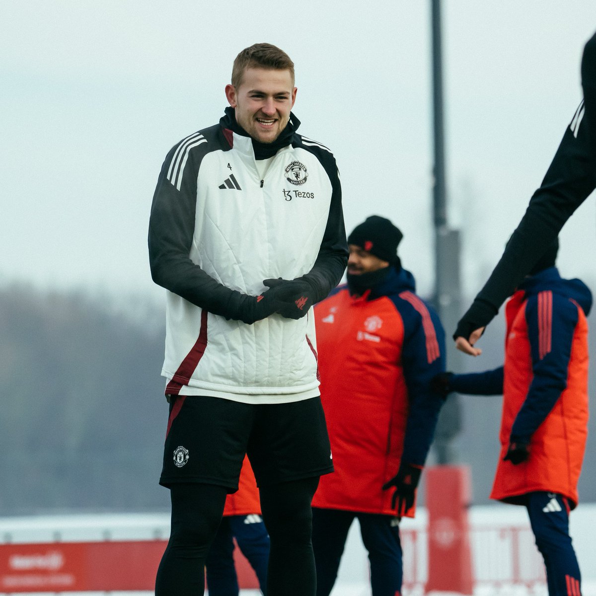 ManUtd_ID's tweet image. Segera kembali berlatih penuh. ⌛️

@Amaddiallo_19 &amp;amp; @mdeligt_04 💪

#MUFC