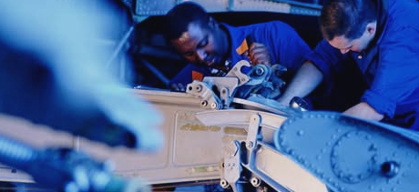 TataTech_News's tweet image. #AircraftMaintenance - The aerospace industry is grappling with escalating maintenance costs and increasing flight delays. 

A recent article by @McKinsey highlights that traditional maintenance methods are no longer sufficient to navigate these challenges. Predictive maintenance
