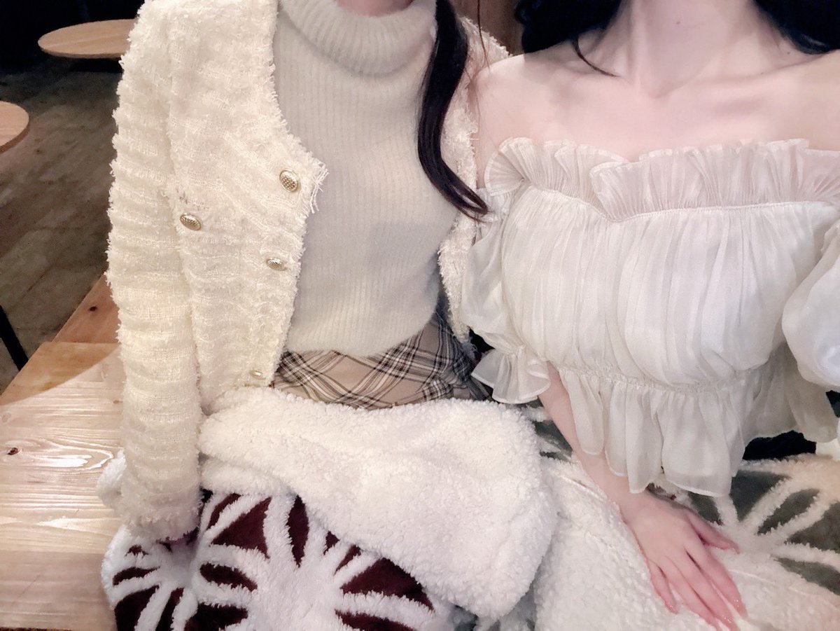 マカロン🤍zero (@macaron___zero) on Twitter photo 本日26日《23:00-5:00》出勤です👼🏻🤍
え♡え♡マッサージで硬い所ほぐしちゃう🫶🏻
✨最短🈳1:00〜✨
写真はぷるんちゃん<a href="/purun_zero/">zero♡ぷるぷるぷるん♡</a> と👩🏼❤️👩🏼 本日26日《23:00-5:00》出勤です👼🏻🤍
え♡え♡マッサージで硬い所ほぐしちゃう🫶🏻
✨最短🈳1:00〜✨
写真はぷるんちゃん<a href="/purun_zero/">zero♡ぷるぷるぷるん♡</a> と👩🏼❤️👩🏼