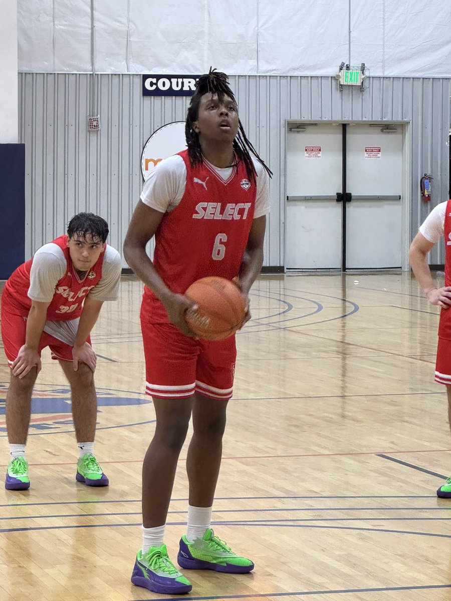 Jaxon Vignery (@jaxon_vignery0) on Twitter photo Player of the Game: Emmanuel Chabuka
The Select Basketball 16 U Smalls forward is a force to be reckoned with down low. He attacks the glass at a high level on both ends and has good touch around the rim.
<a href="/NxtProHoops/">NXTPRO Hoops</a> | <a href="/PRO16League/">PRO16/NXTPRO League</a> | <a href="/EmmanuelChabuk0/">Emmanuel Chabuka</a> Player of the Game: Emmanuel Chabuka
The Select Basketball 16 U Smalls forward is a force to be reckoned with down low. He attacks the glass at a high level on both ends and has good touch around the rim.
<a href="/NxtProHoops/">NXTPRO Hoops</a> | <a href="/PRO16League/">PRO16/NXTPRO League</a> | <a href="/EmmanuelChabuk0/">Emmanuel Chabuka</a>