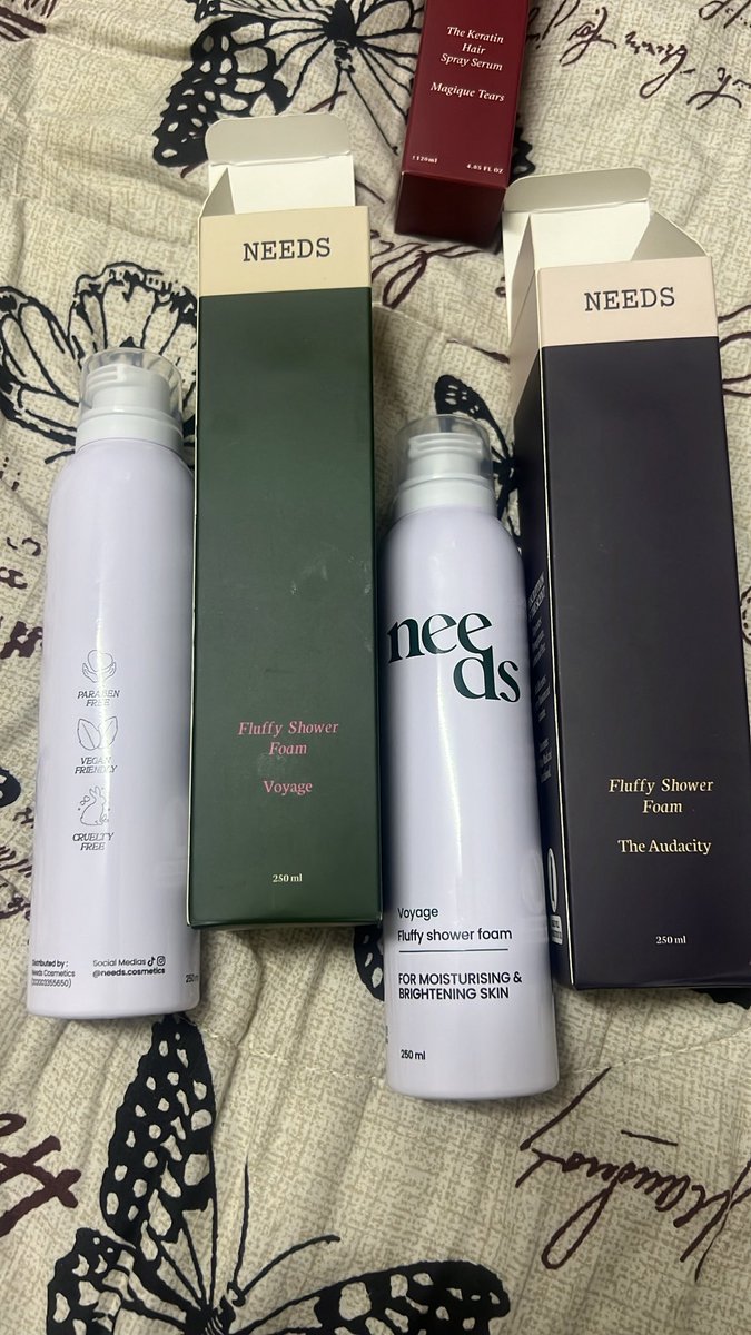 yang ni fluffy shower foam. so dekat sini ingredient dia niacinamide, camomile &amp; sunflower oil. if yang ada jerawat badan dia boleh kurangkan tau dan part paling best foam ni boleh pudarkan parut dekat badan korang jugak. shower foam ni macam sabun orang orang kaya tauu 😆😩😩😩