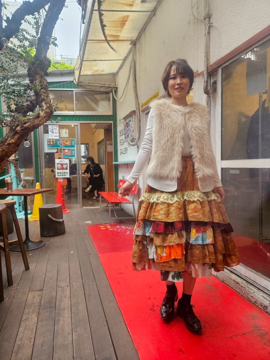 suZume1179's tweet photo. @kaya1209 @me_broccoli ご試着🧡 ありがとうございます🙏🍀💕
   
原宿デザフェスギャラリーにて📸
   #着物リメイク
  #原宿デザフェスギャラリー
 #DFGHarajuku https://t.co/FpUdvSZqms
