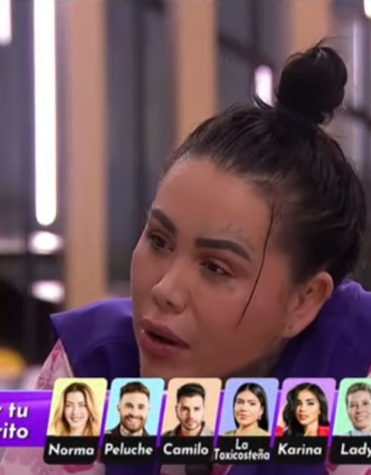 unaDanielamasss's tweet photo. Yina diciéndole a Lady que se quiere ir y resulta que justo esta semana sí estamos haciendo favores #FueraYinaCalderon #LaCasaDeLosFamososCol #LaCasaDeLosFamososCol2 https://t.co/C21yMkD3UL