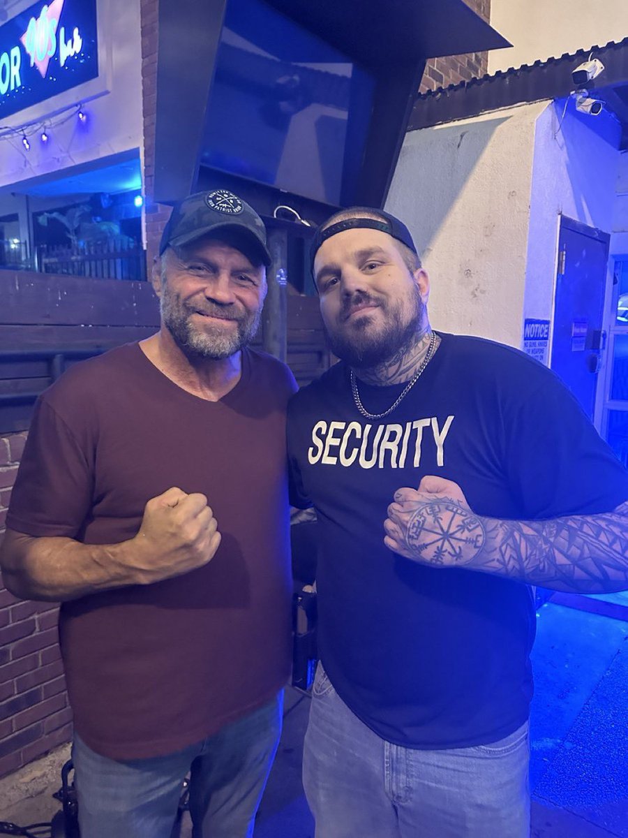 mnash92's tweet photo. @Randy_Couture  it’s a long shot but I’m getting married next month here in TN and was wondering if I could invite my favorite fighter of all time to be there 👀👀 https://t.co/6S1no9tcvV
