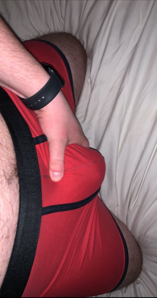 AlexFloydXXX's tweet photo. my bulge vs my big white cock 😈🍆 rt if you wanna suck it 😏 https://t.co/pFuGkLRKLB
