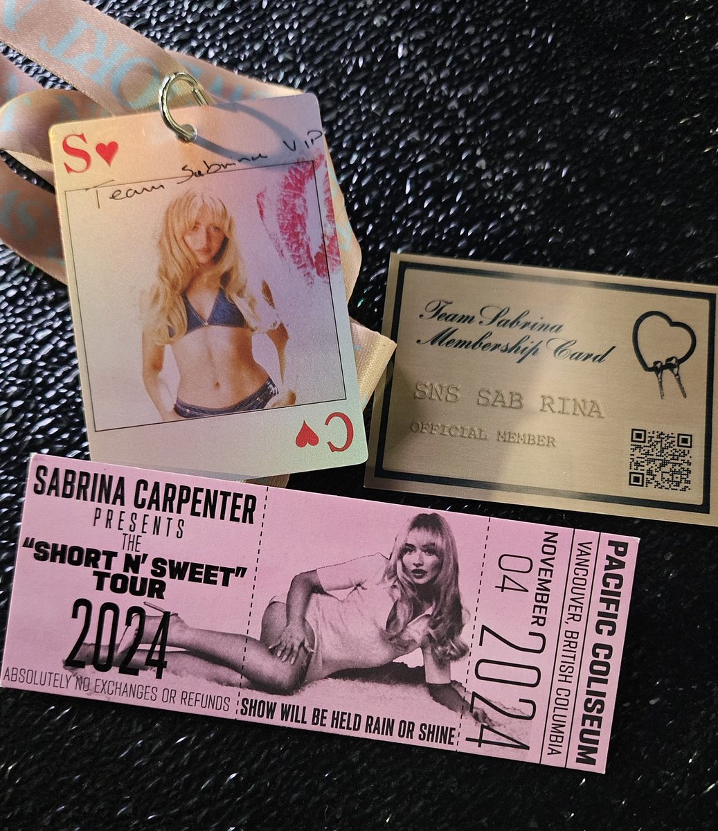 Tong @ LVL UP EXPO (@tongneversleeps) on Twitter photo I can't believe <a href="/JWonggg/">Justin Wong</a> saved these from her show last year and gifted them to me. Undoubtedly the goat. I can't believe <a href="/JWonggg/">Justin Wong</a> saved these from her show last year and gifted them to me. Undoubtedly the goat.