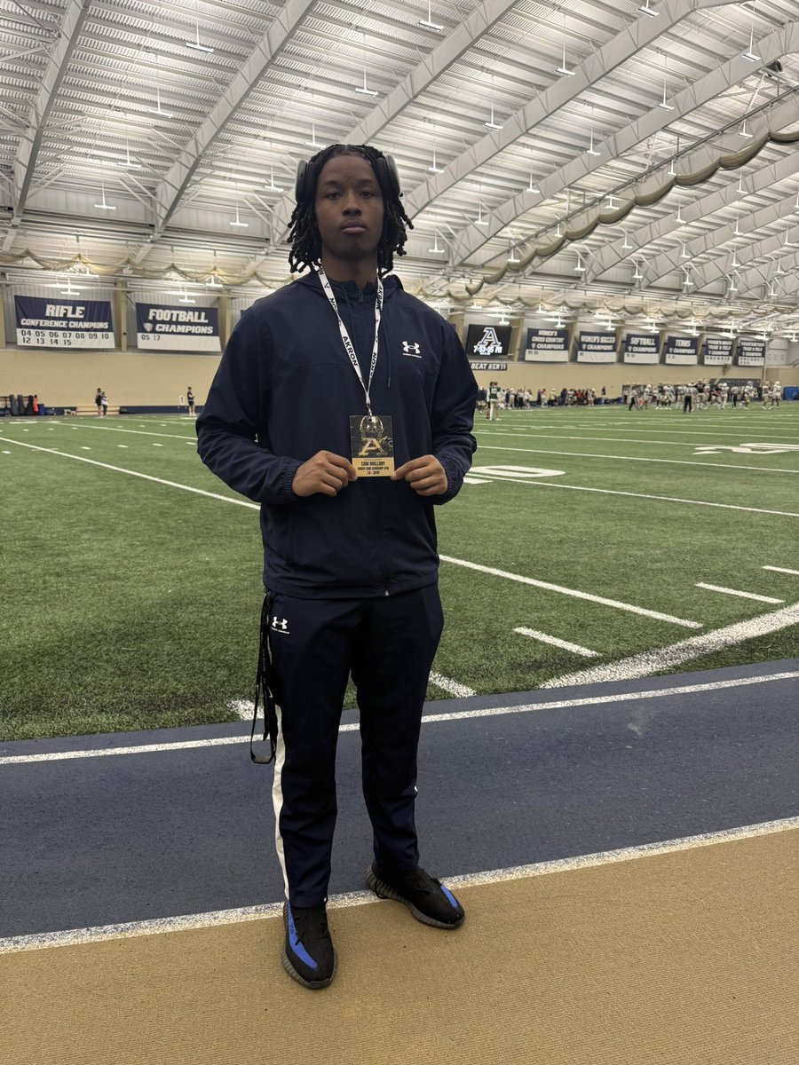 CameronM2007's tweet image. Thank you very much @BallCoachJoeMo and @ZipsFB for having us at the spring game, @MarcBurkJr33 and I had a great time and loved the atmosphere.