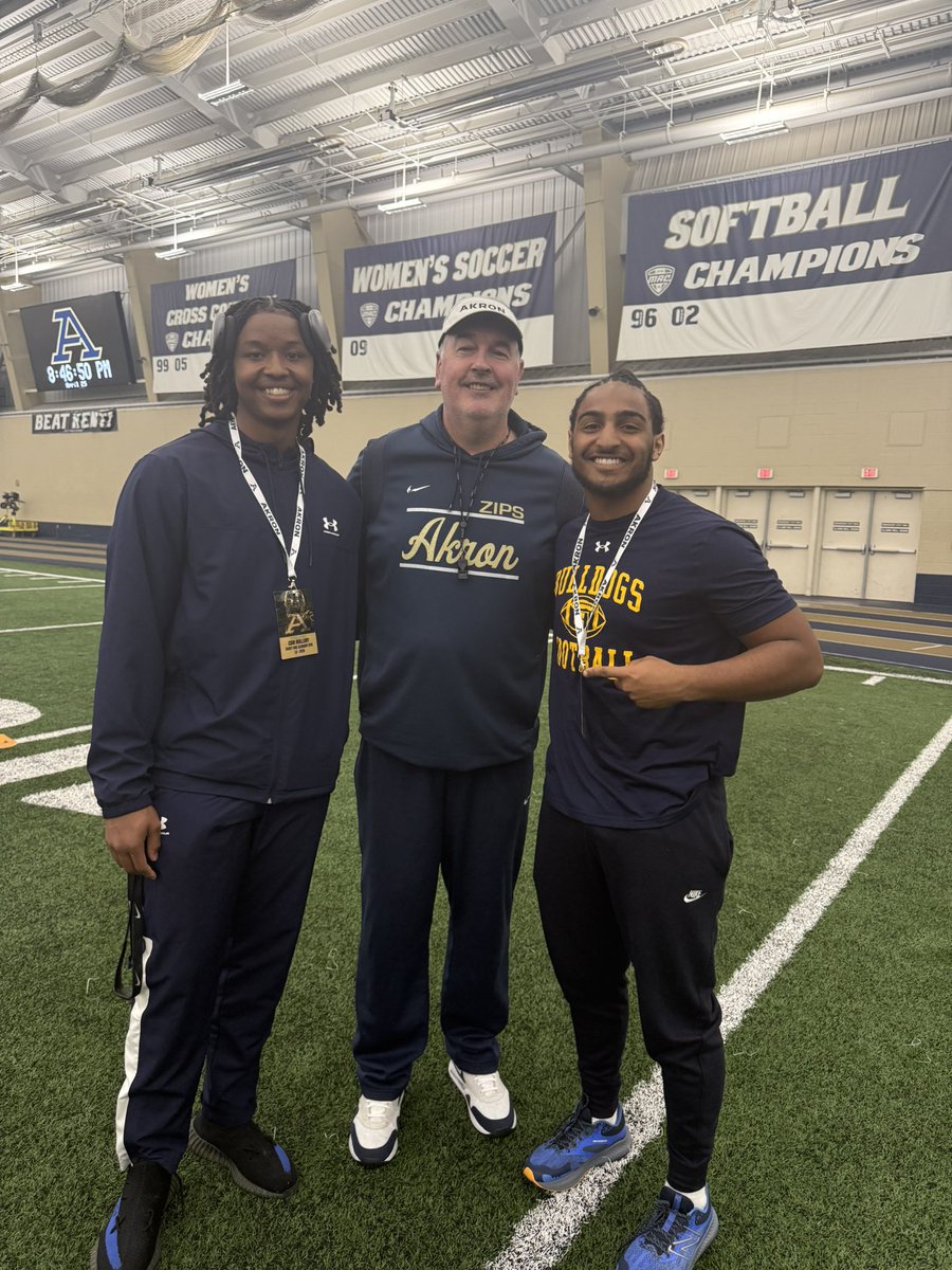 CameronM2007's tweet image. Thank you very much @BallCoachJoeMo and @ZipsFB for having us at the spring game, @MarcBurkJr33 and I had a great time and loved the atmosphere.
