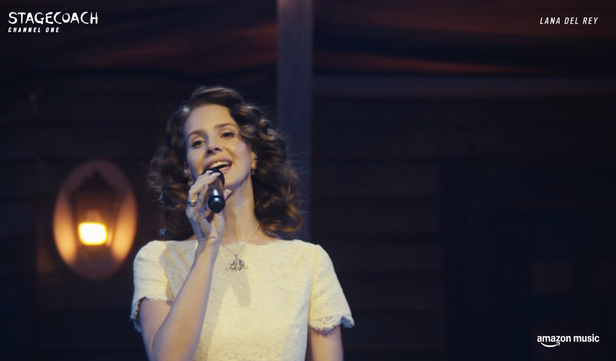 honeymounz's tweet photo. Her smiling throughout the entirety of Henry 😭 she really loves that mf song https://t.co/McGjz11bDj
