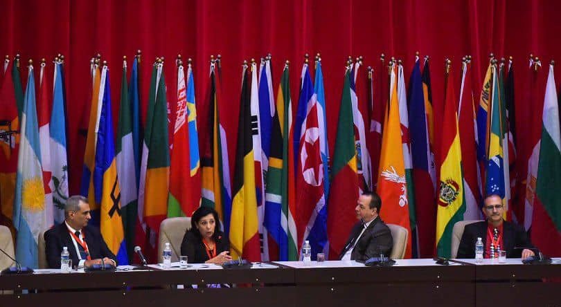 🇨🇺 En la sesión final de #CubaSalud2025, presentamos "Sistema Cubano de Acreditación de Instituciones de #Salud", un libro desarrollado por prestigiosos profesionales de nuestro país con el propósito de contribuir a seguir perfeccionando los servicios sanitarios en #Cuba.