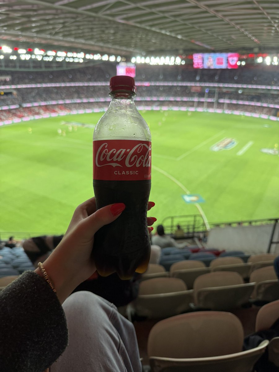 Keelybarlow4's tweet photo. Marvel 600ml bottle of Coke: 

8.5/10. Perfect amount of sweat. Could be a bit colder. https://t.co/G1em6XpO1x