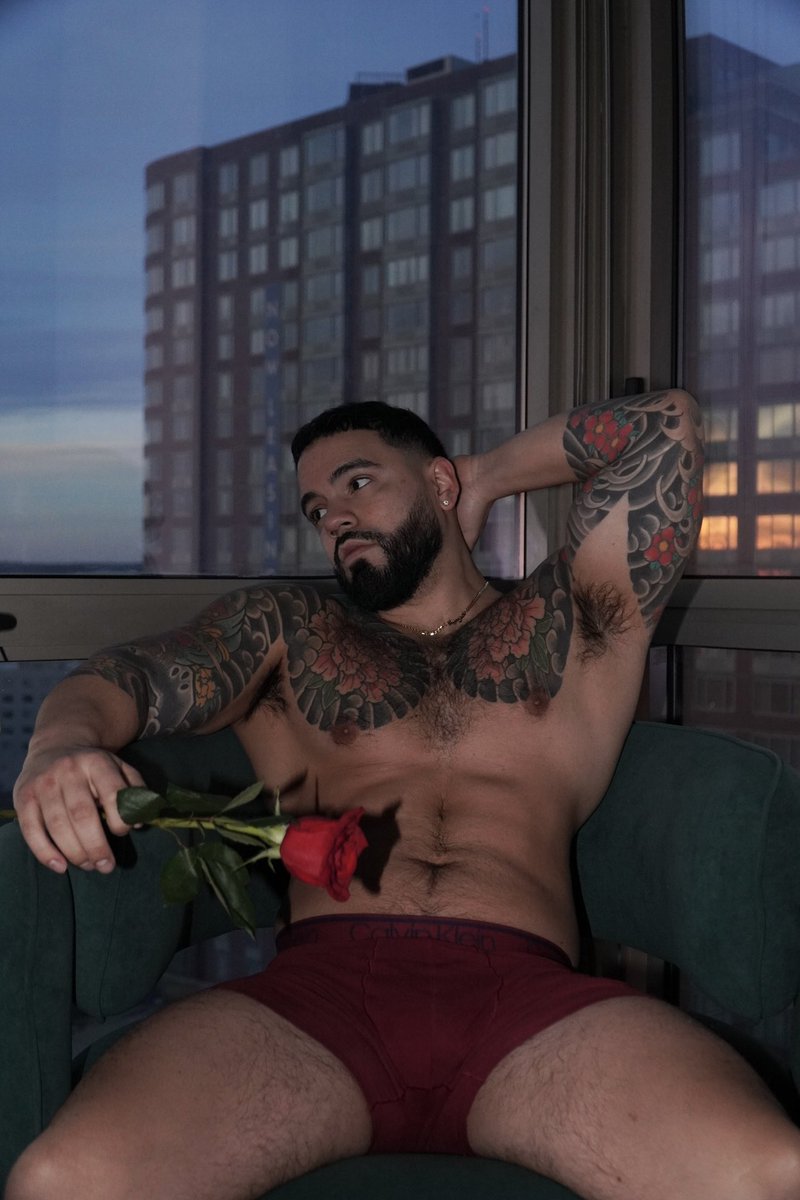 UltimoPapi's tweet image. For who?