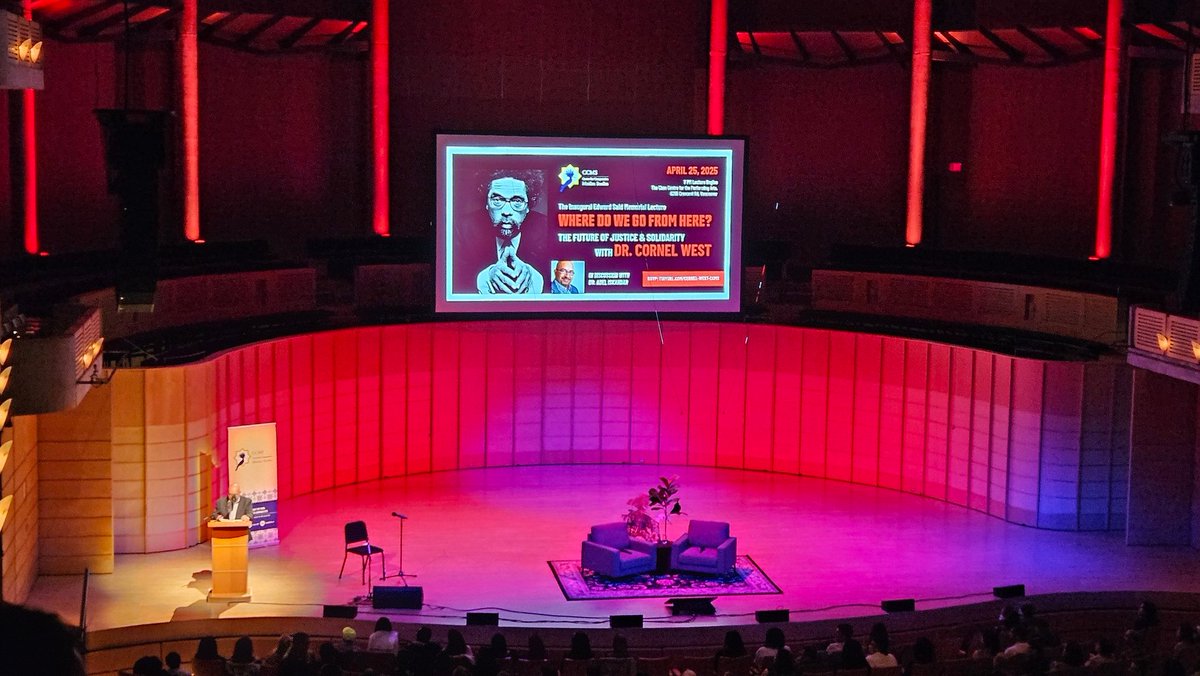 RacialProfiling's tweet image. @RacialProfiling was there w @CornelWest @CCMS_SFU @UBC 
Great to meet supporters for "Report Islamophobia" campaign!

@AmiraElghawaby @Ayan604 @KahlonRav @nccm @CRRF @CdnHeritage @NikiSharma2 @IISUofT @MACNational @CMLAACAM