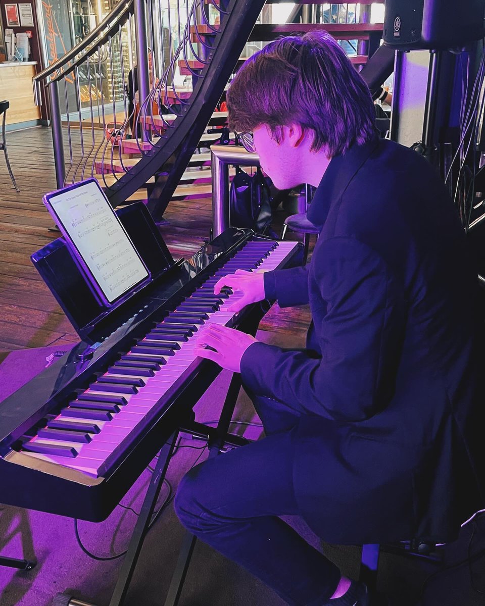 rubythejazzdiva's tweet image. Last Sunday saw us performing back at the beautiful Boatyard in Old Leigh! One of our favourite places to perform in our hometown, it was such a wonderful afternoon full of so much warmth, celebrations, and of course scrumptious food! 
R 💋
#thejazzdivaofourera #rubyrobinsonmusic