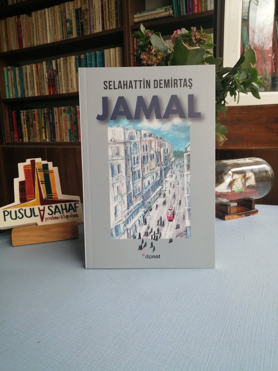 PusulaSahaf's tweet photo. "Birbirimizin dilini konuşamıyorduk, ancak iyiliğin evrensel diliyle anlaşmak zor değildi."
#jamal #selahattindemirtaş https://t.co/DC4SMvfuUB