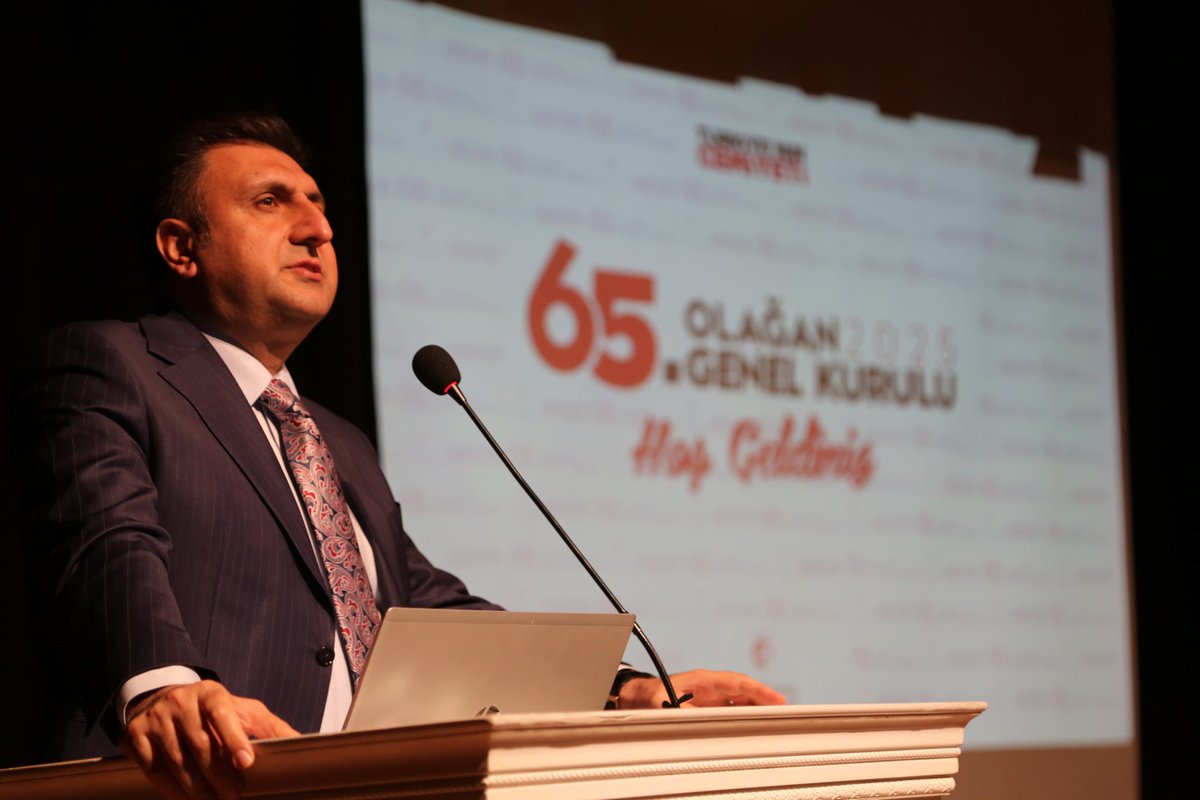 iycgenelmerkez's tweet photo. İl Milli Eğitim Müdürü Doç. Dr. Mücahit Yentür bir selamlama konuşması yaptı. https://t.co/rJeYFZzSLo
