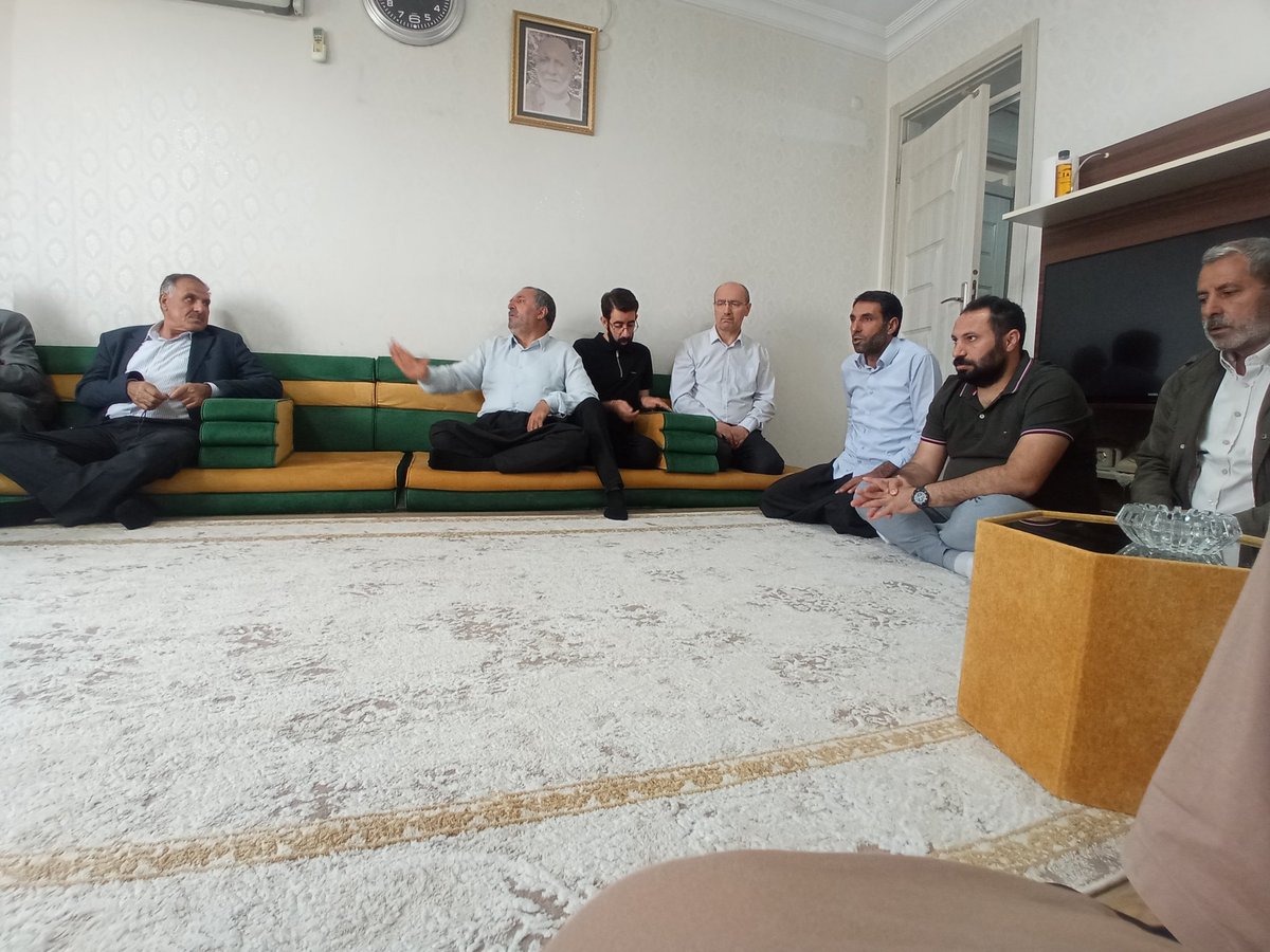 Şanlıurfa taziye ziyareti;
Yakınları vefat eden  Abdulsamet Şeyhanlıoğlu ve  Mehmet Şeyhanlı'nın ailelerine taziye ziyaretinde bulunduk.

Vefat edenlere Allah'tan rahmet, yakınlarına sabır diliyorum. 
Mekanları cennet olsun.🤲🤲